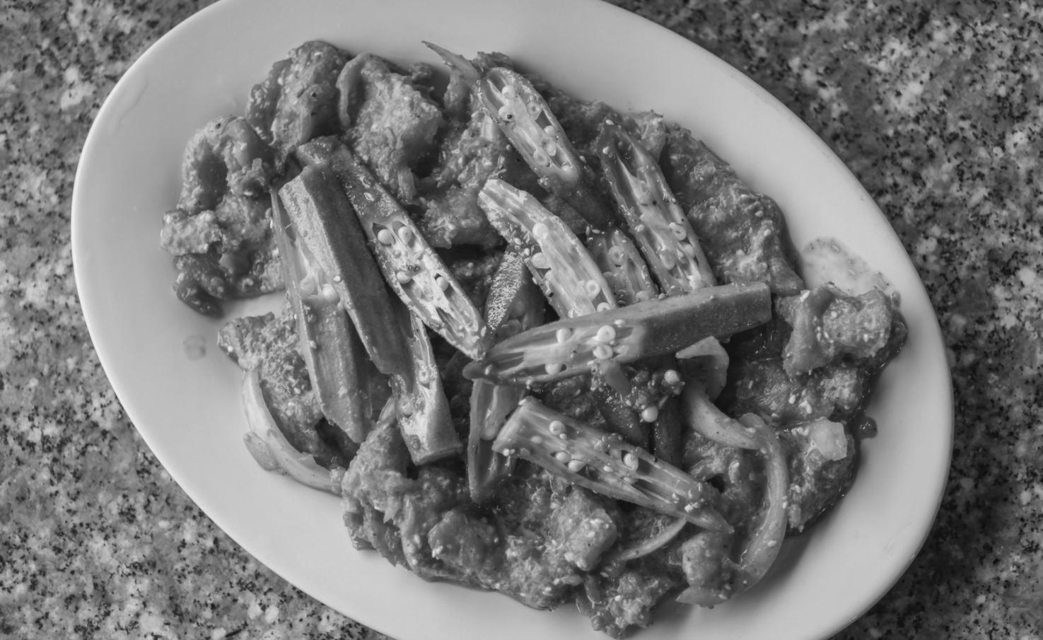 Interactive group culinary session with multiple students